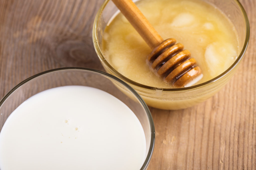 Народное средство от кашля молоко мед масло сода thumbnail