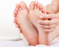 Миниатюра к статье Как избавиться от натоптышей на ногах, пальцах ног, на пятках, ступнях и подошве?