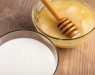 Миниатюра к статье Молоко с содой и медом - простое и эффективное средство от кашля