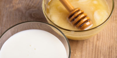 Миниатюра к статье Молоко с содой и медом — простое и эффективное средство от кашля