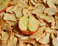Миниатюра к статье Чем полезны сушеные яблоки и как  их правильно готовить и употреблять