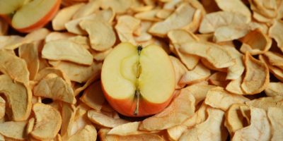 Миниатюра к статье Чем полезны сушеные яблоки и как  их правильно готовить и употреблять