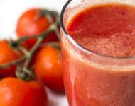 Миниатюра к статье Чем полезен томатный сок  - раскрываем все секреты любимого напитка