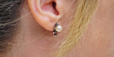 Миниатюра к статье Почему шумит в ушах – основные причины и способы лечения