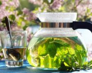 Миниатюра к статье Мятный чай - секреты применения и приготовления ароматного напитка